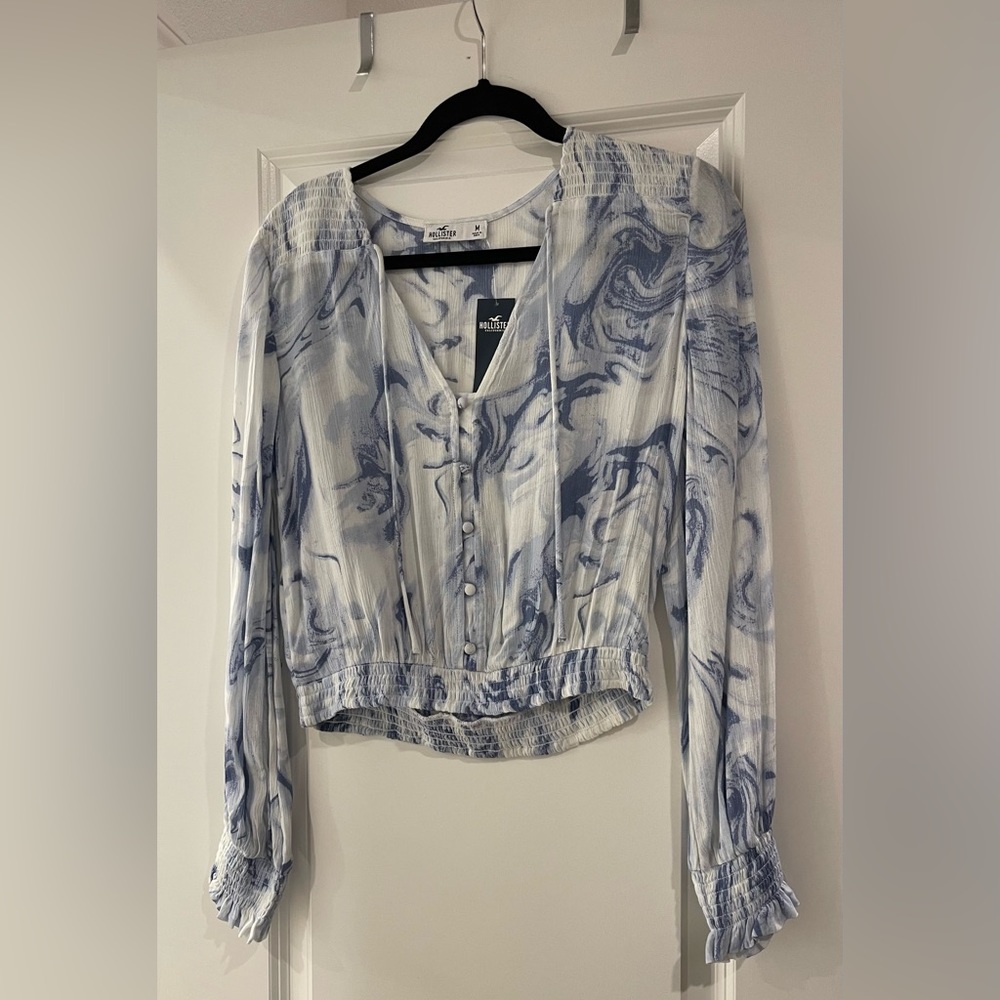 Women’s Hollister top
